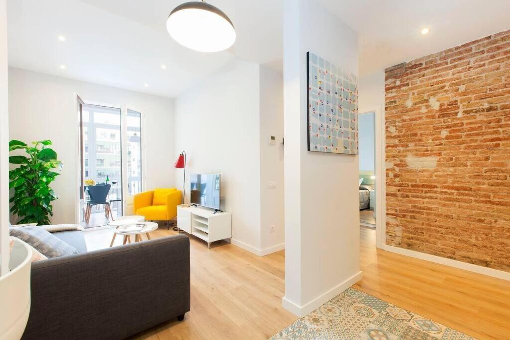 Beautiful 4Bd 4Ba Apartment In Eixample District Barcelona Exterior foto