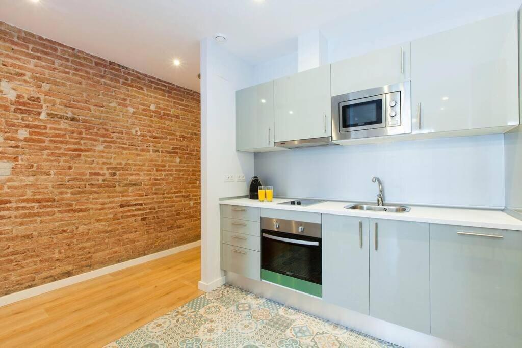 Beautiful 4Bd 4Ba Apartment In Eixample District Barcelona Exterior foto